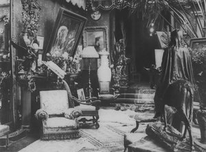 サラ・ベルナールの家で（モノクロ写真