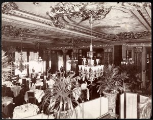 ホテルサボイのダイニングルーム、1895-96年頃（銀ゼラチンプリント）