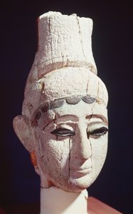ウガリットの王子または王女の頭（110898-99も参照） 作： フェニキア人