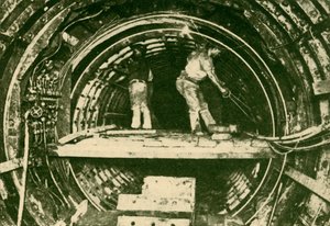 都市と南ロンドン鉄道のトンネルの拡大、新旧の直径の表示、1930年。