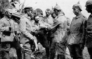 第一次世界大戦、1914年、ブリュッセルへ向かう途中でドイツ軍が正午の配給のために立ち止まる