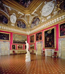 アントニオ・カノーバ（1757-1822）の「イタリアのヴィーナス」が展示されている「ヴィーナスの間」（写真）。